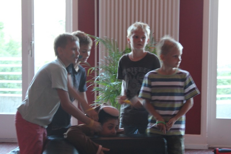 Village Camps International Summer Camp Leysin, Switzerland 2025-08-09 https://www.villagecamps.com/journals_admin/images/699-34-petting zoo (120).jpg